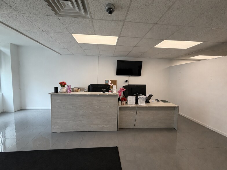 More Photos Of 50 Main St, Hempstead Medical For Lease