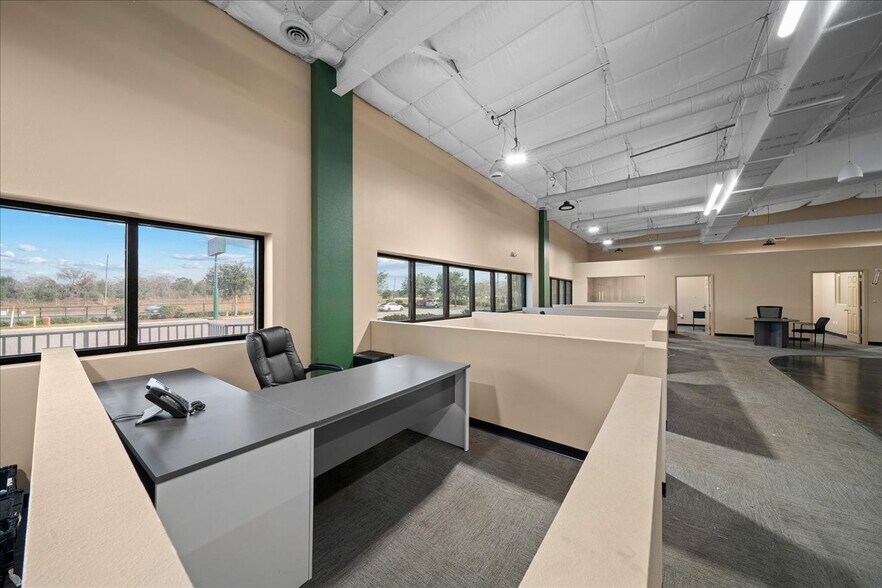 More Photos Of 13866 S Us-441, Summerfield Office For Sale