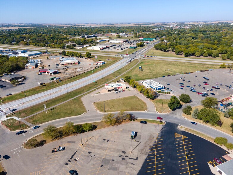 More Photos Of 1201 Susan Dr, Marshall Fast Food For Sale