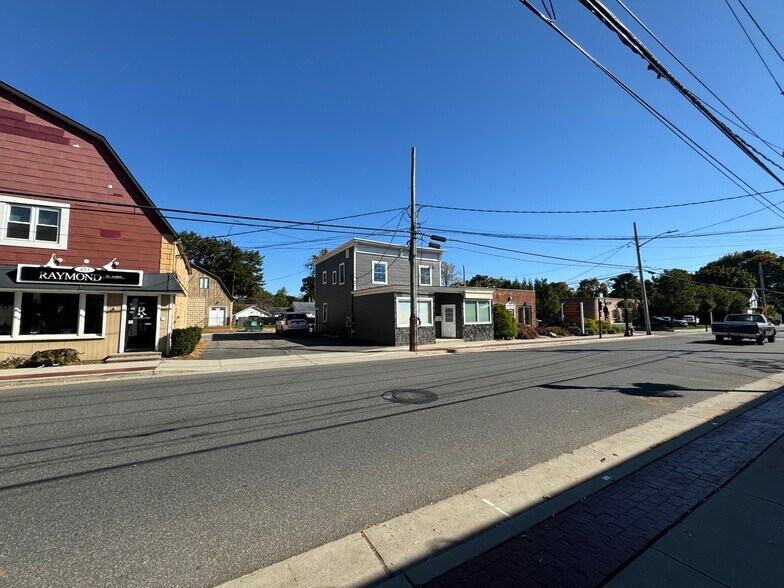 More Photos Of 451 Lake Ave, Saint James Storefront Retail Residential For Lease