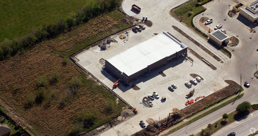 More Photos Of 12640 Broadway St, Pearland Freestanding For Lease