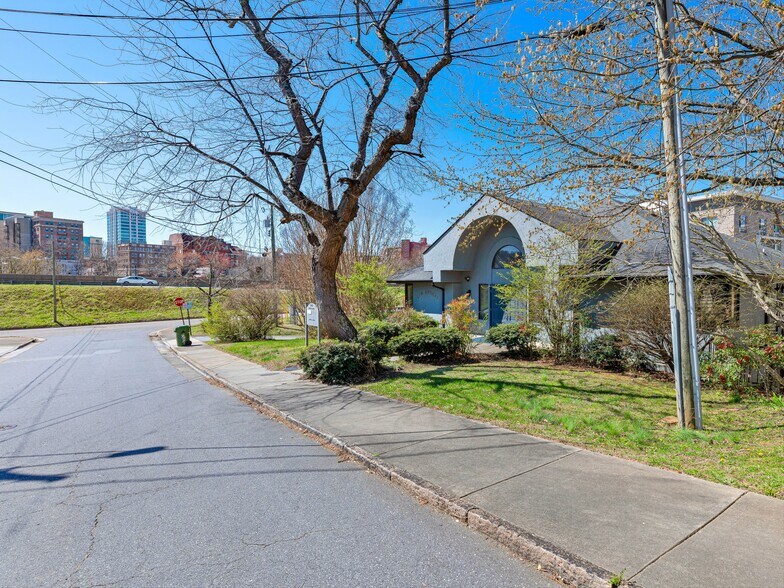 More Photos Of 168 S Liberty St, Asheville Office For Lease