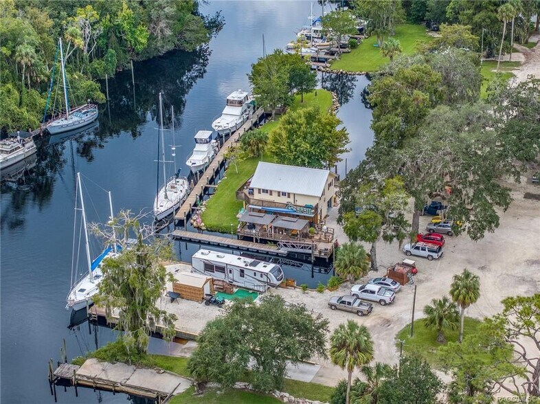 More Photos Of 6617 Riverside Dr, Yankeetown Marina For Sale