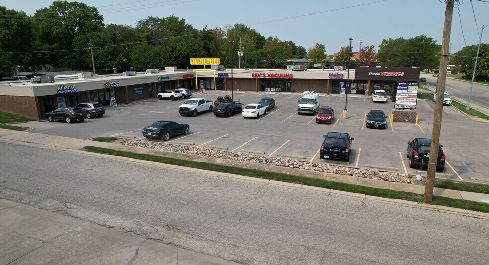 Primary Photo Of 539 E Santa Fe St, Olathe Unknown For Lease