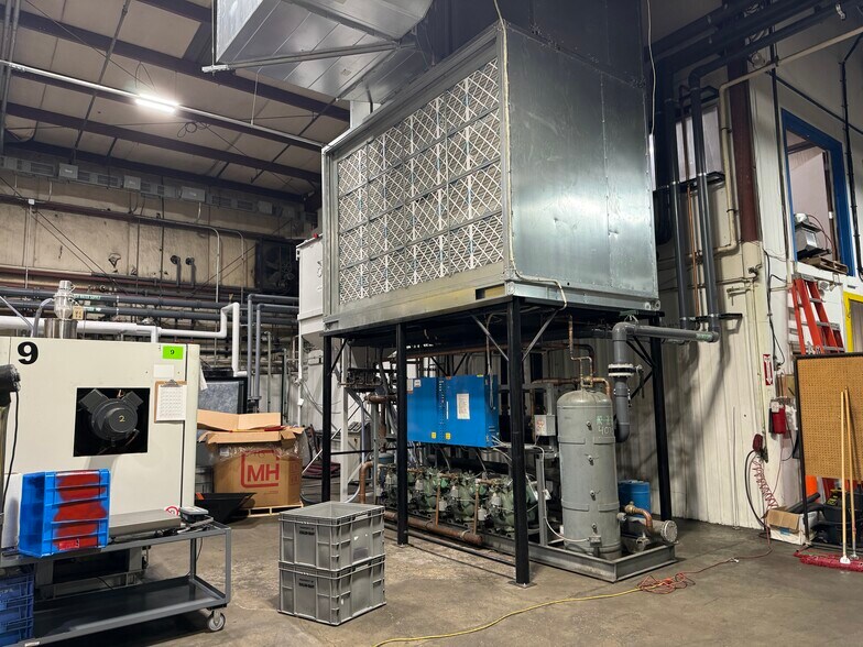 More Photos Of 19919 W Shawnee Mission Pky, Shawnee Manufacturing For Sale