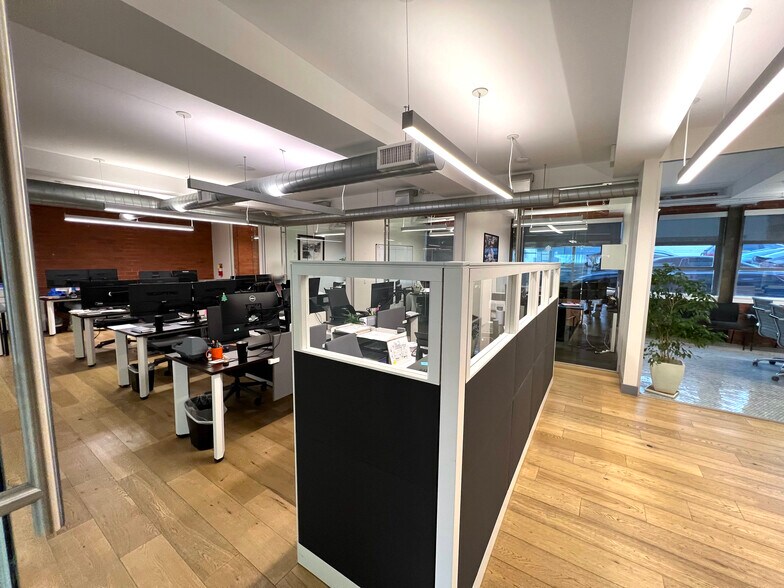 More Photos Of 449 S Beverly, Beverly Hills Office For Sale