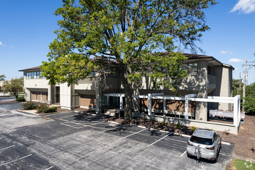 More Photos Of 10425 Old Olive Street Rd, Creve Coeur Office For Lease