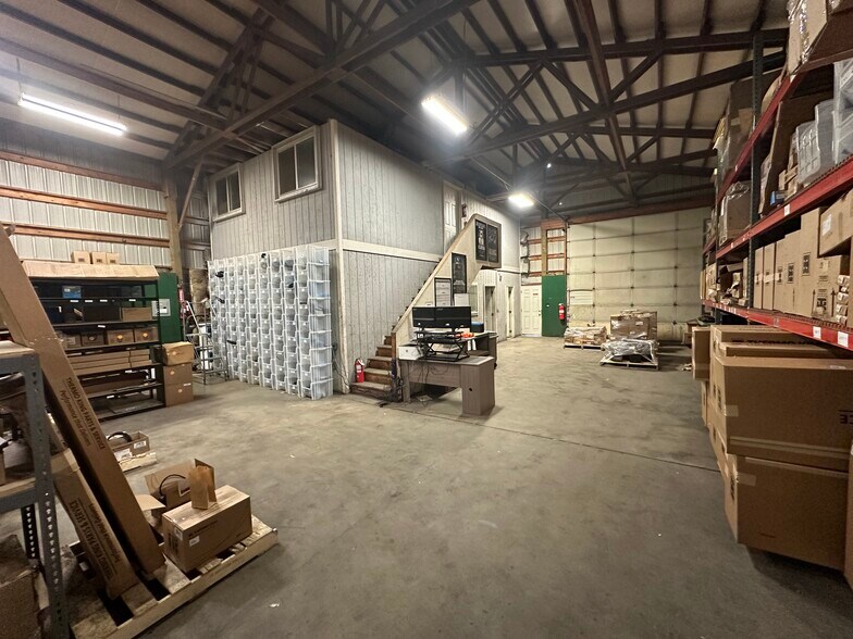 More Photos Of 931 Valentine Ave SE, Pacific Warehouse For Lease