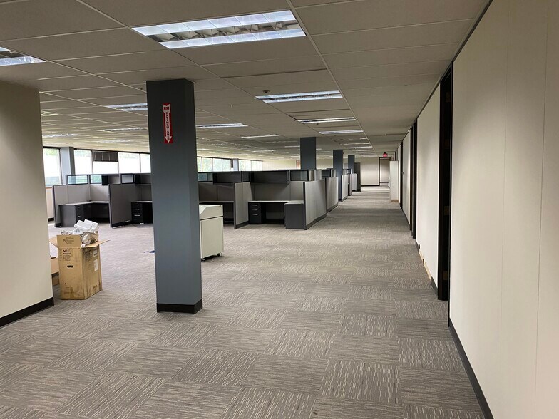 More Photos Of 5001 US Highway 30 W, Fort Wayne Medical For Lease