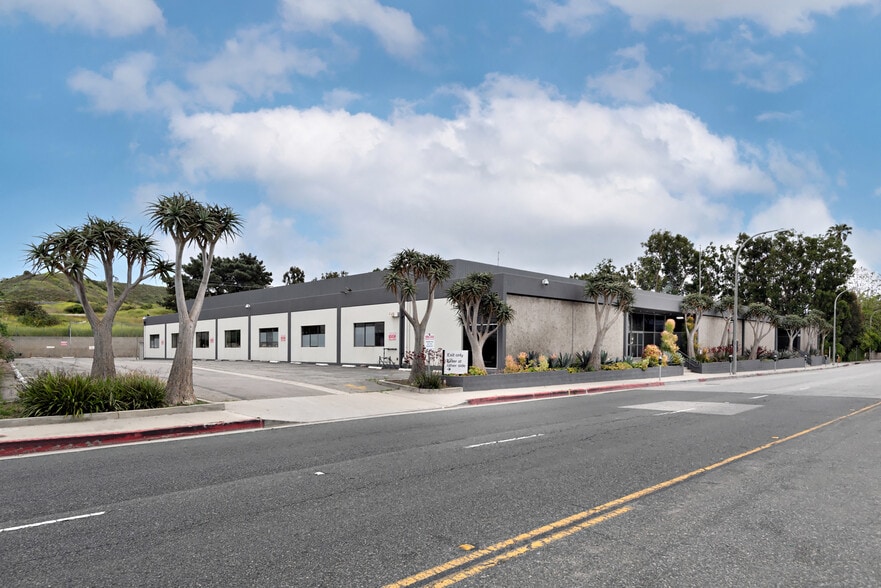 More Photos Of 10150-10200 Jefferson Blvd, Culver City Warehouse For Lease
