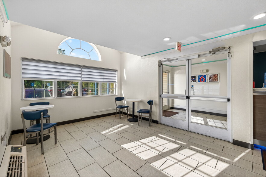 More Photos Of 1901 Broadcast St, Gastonia Hotel For Sale