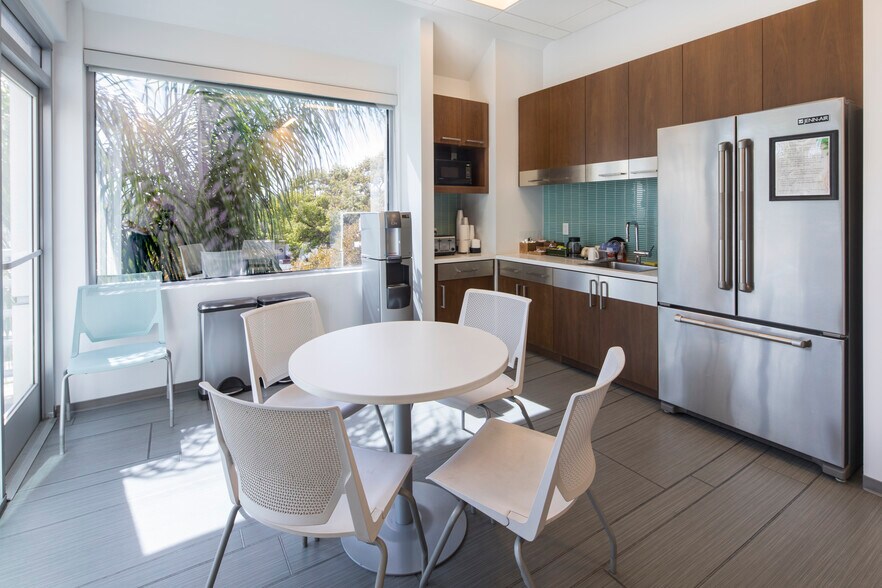 More Photos Of 610 N Hollywood Way, Burbank Loft Creative Space For Sale
