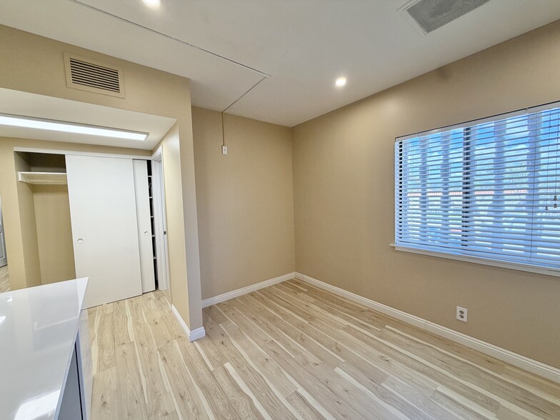 More Photos Of 3231 Waring Ct, Oceanside Medical For Lease