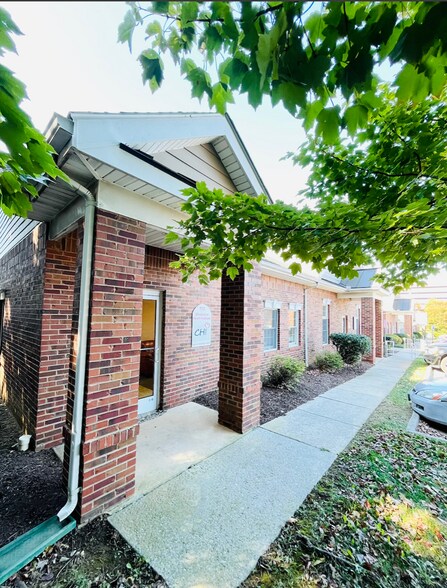 More Photos Of 172 Linden Dr, Winchester Office For Sale