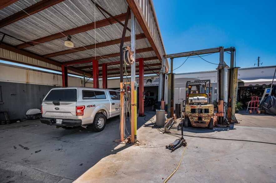 More Photos Of 3580 66th Ave N, Pinellas Park Warehouse For Sale