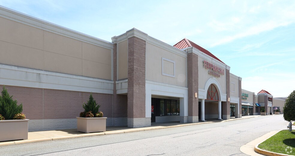 More Photos Of 1293 Carmia Way, Richmond Storefront For Lease