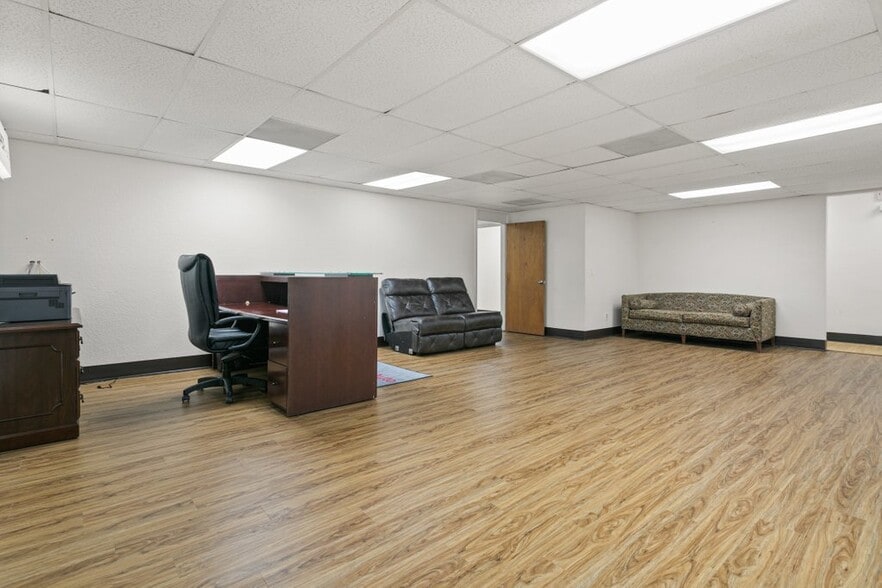 More Photos Of 6701 Beach Blvd, Jacksonville Freestanding For Lease