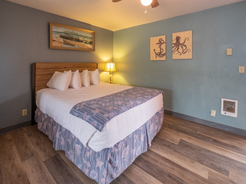 More Photos Of 301 N Miller St, Rockaway Beach Hospitality For Sale