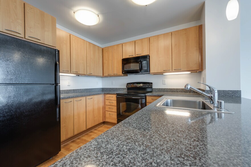 More Photos Of 100 Grand Ave, Oakland Apartments For Lease