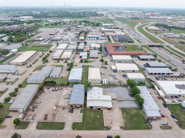 More Photos Of 813 SE 84th St, Oklahoma City Manufacturing For Sale