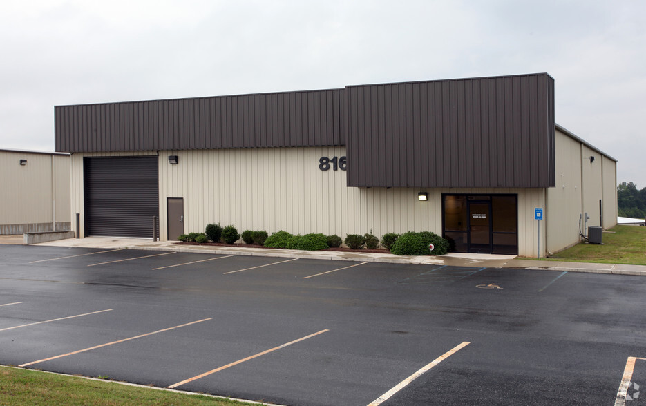 Primary Photo Of 816 Tucker Ct, Winder Warehouse For Lease