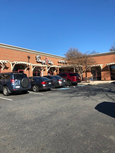 More Photos Of 19722 1 Norman Blvd, Cornelius Restaurant For Lease