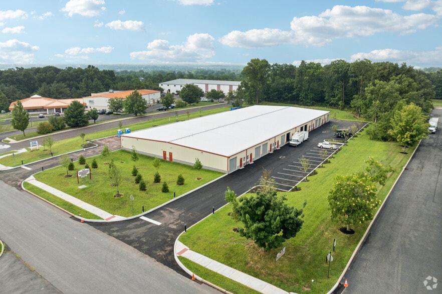 More Photos Of 130 Christopher Ln, Harleysville Warehouse For Lease