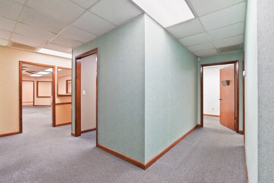 More Photos Of 953 Lane Ave S, Jacksonville Medical For Lease