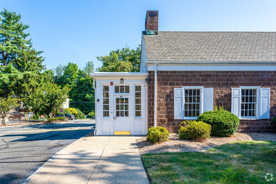 More Photos Of 27 Bloomfield Ave, North Caldwell Medical For Sale