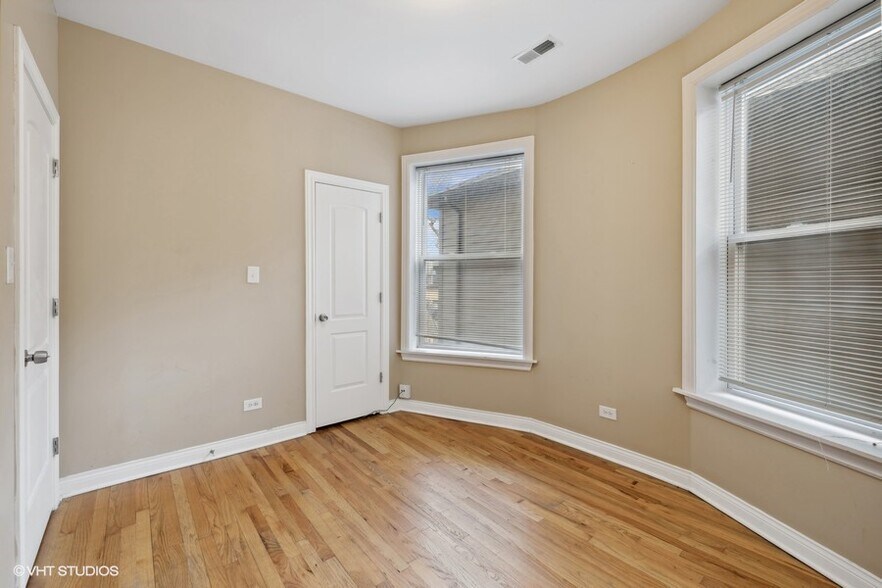 More Photos Of 4522 S Calumet Ave, Chicago Apartments For Sale