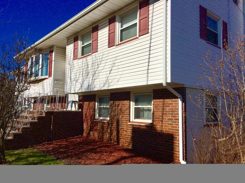 Primary Photo Of 141 Dunbar Ave, Fords Specialty For Sale