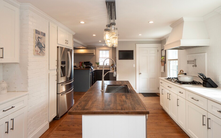 More Photos Of 999 Aquidneck Ave, Middletown Flex For Sale