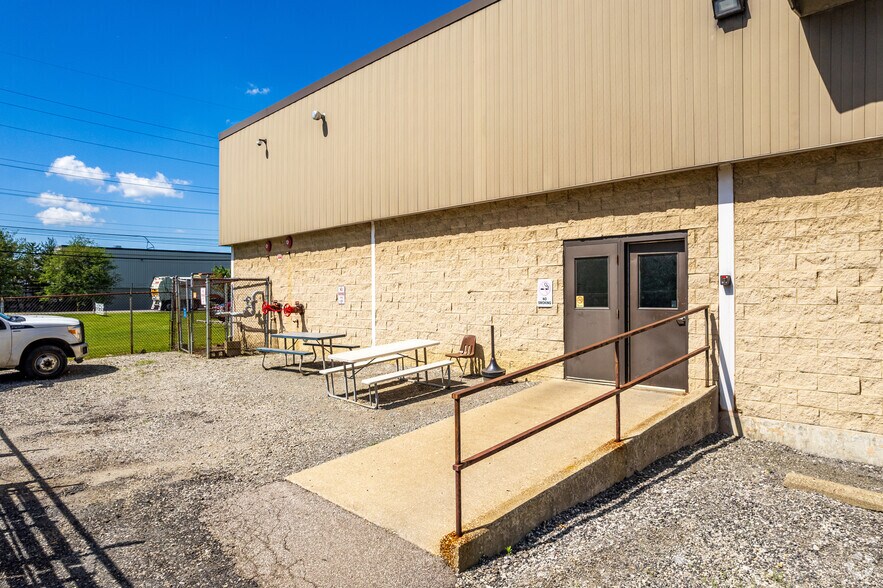 More Photos Of 1933 Highland Rd, Twinsburg Manufacturing For Sale