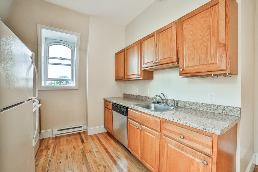 More Photos Of 176 North St, Buffalo Apartments For Sale