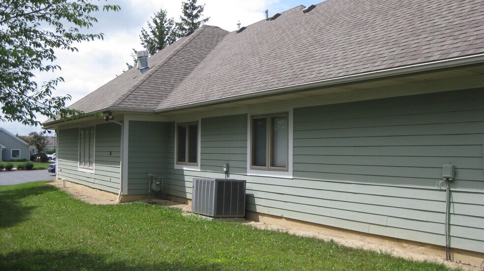 More Photos Of 10808 Coldwater Rd, Fort Wayne Office For Sale