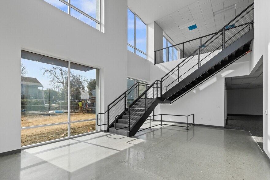More Photos Of 212 N Smith Ave, Corona Distribution For Sale