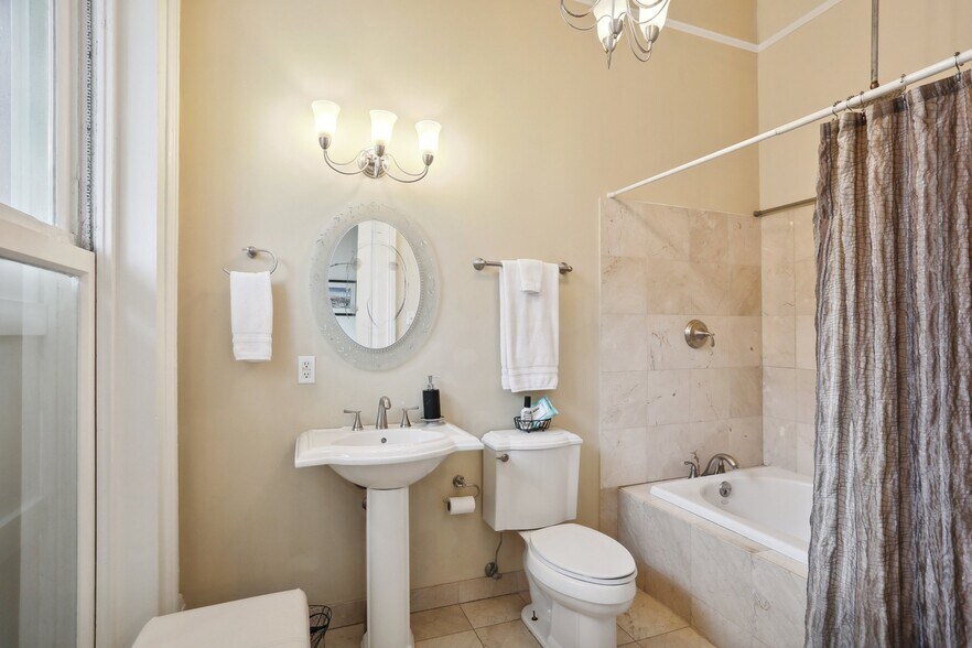 More Photos Of 842 Camp St, New Orleans Specialty For Sale