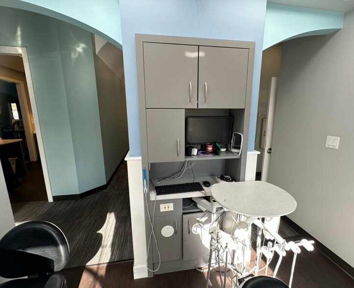 More Photos Of 12335 Hymeadow Dr, Austin Office For Sale