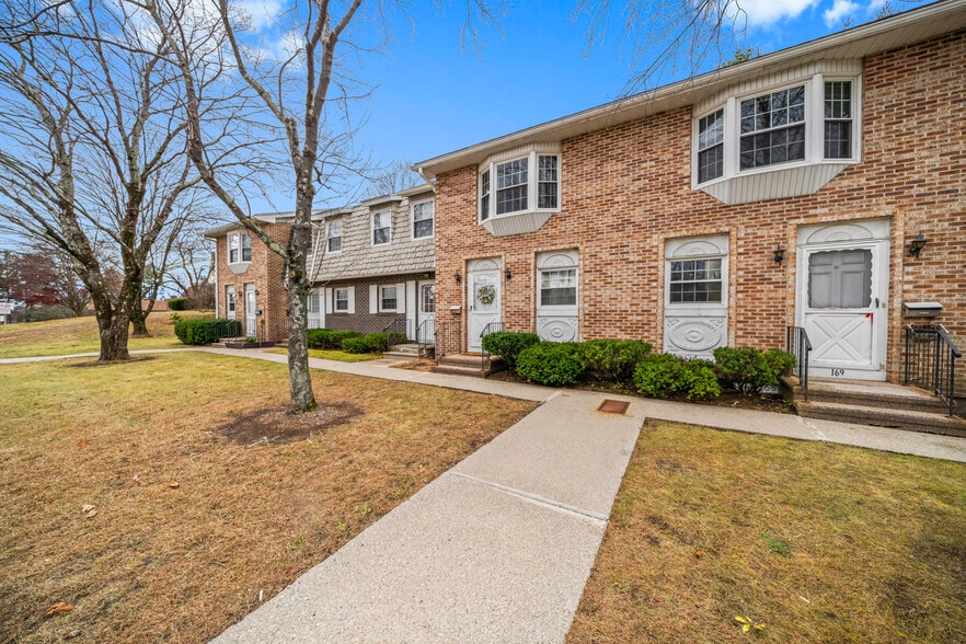 More Photos Of 161-175 Kinney St, Torrington Apartments For Sale