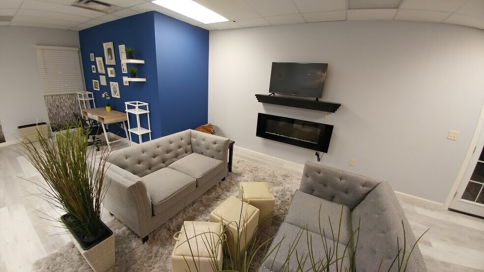 More Photos Of 2380 S Broadway, Denver Storefront Retail Office For Sale