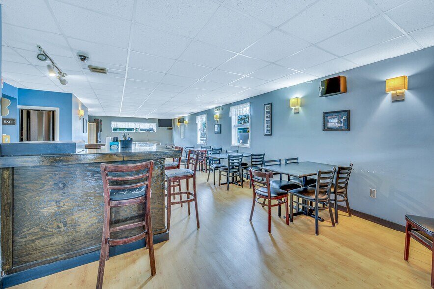 More Photos Of 524 Court St, Scranton General Retail For Sale