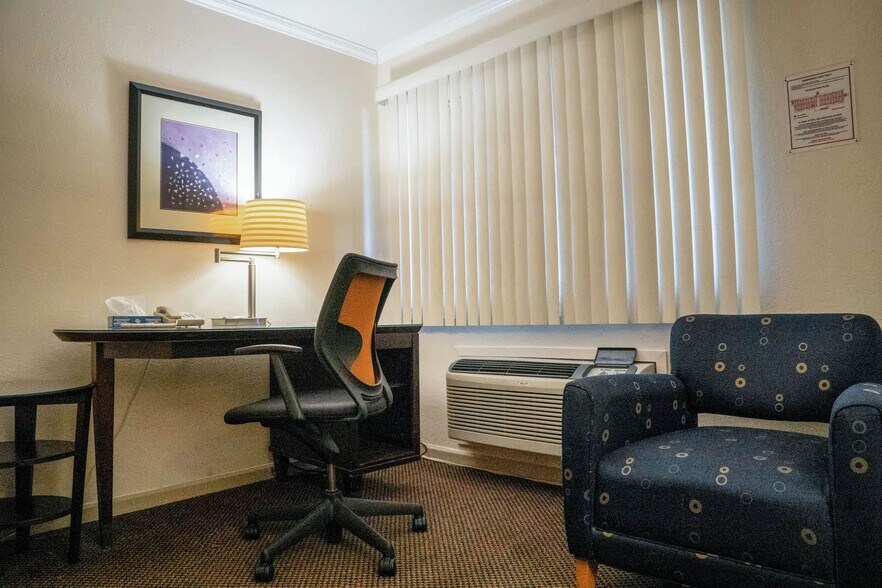 More Photos Of 201 Continental Dr, Junction City Hotel For Sale