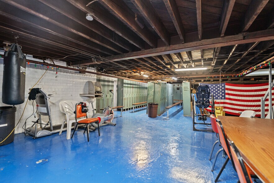 More Photos Of 1098 Duss Ave, Ambridge Restaurant For Sale