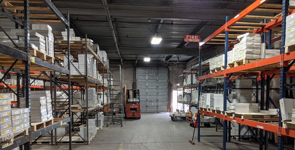 More Photos Of 5055 W Lexington St, Chicago Manufacturing For Lease