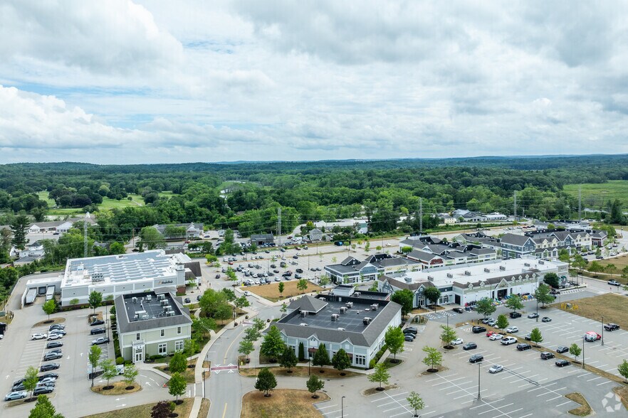 More Photos Of 400-440 Boston Post Rd, Wayland Unknown For Lease