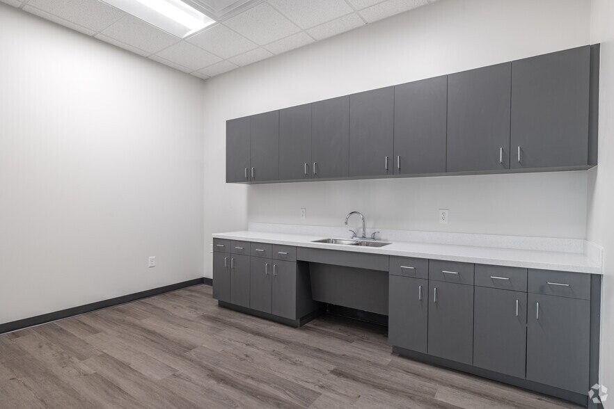 More Photos Of 2200 Grand Avenue Pky, Austin Unknown For Lease