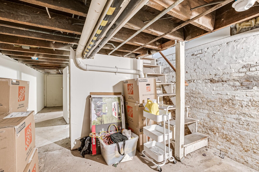 More Photos Of 173 Hamilton St, New Brunswick Specialty For Sale