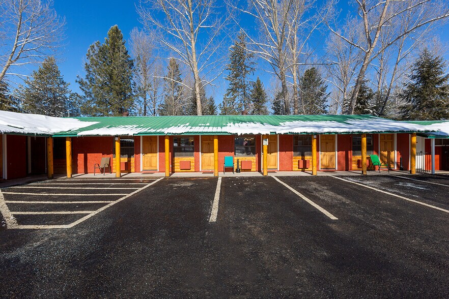 More Photos Of 900 S Main St, Cascade Hospitality For Sale