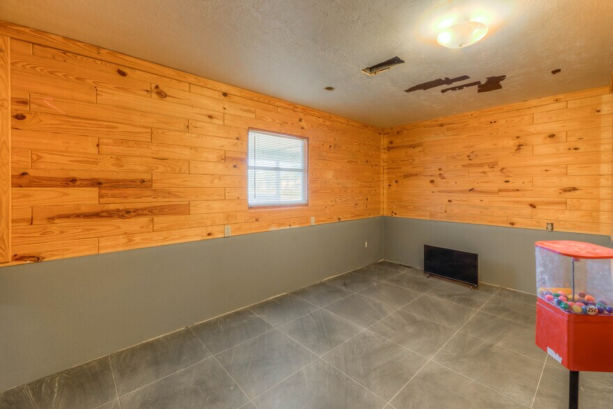 More Photos Of 6771 US Highway 59 S, Goodrich General Retail For Sale