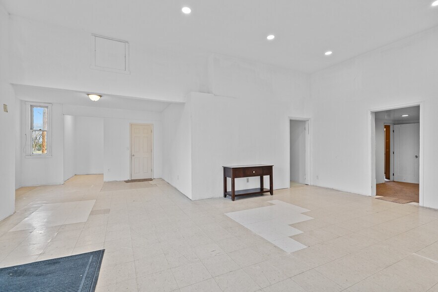 More Photos Of 990 E Hwy 730, Irrigon Storefront Retail Office For Sale